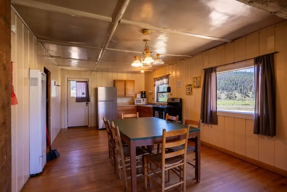 Cabin 1 — photo 10 of 12