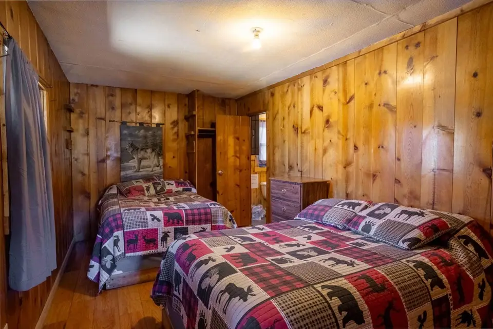 Cabin 1 — photo 7 of 12