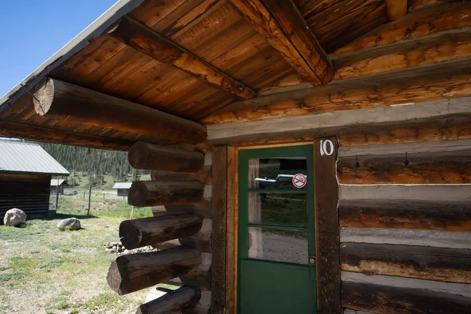 Cabin 10 — photo 3 of 9