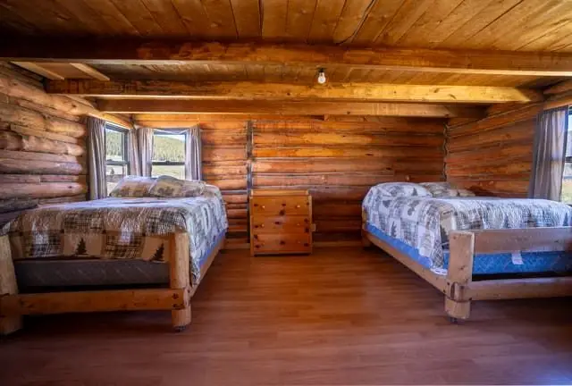 Cabin 11 — photo 3 of 9