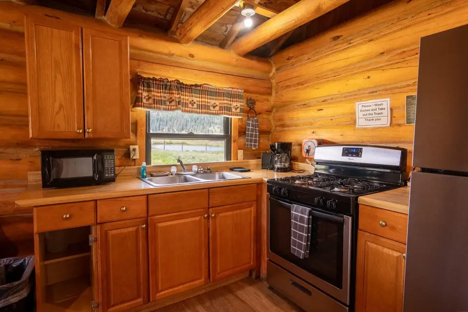 Cabin 15 — photo 6 of 9