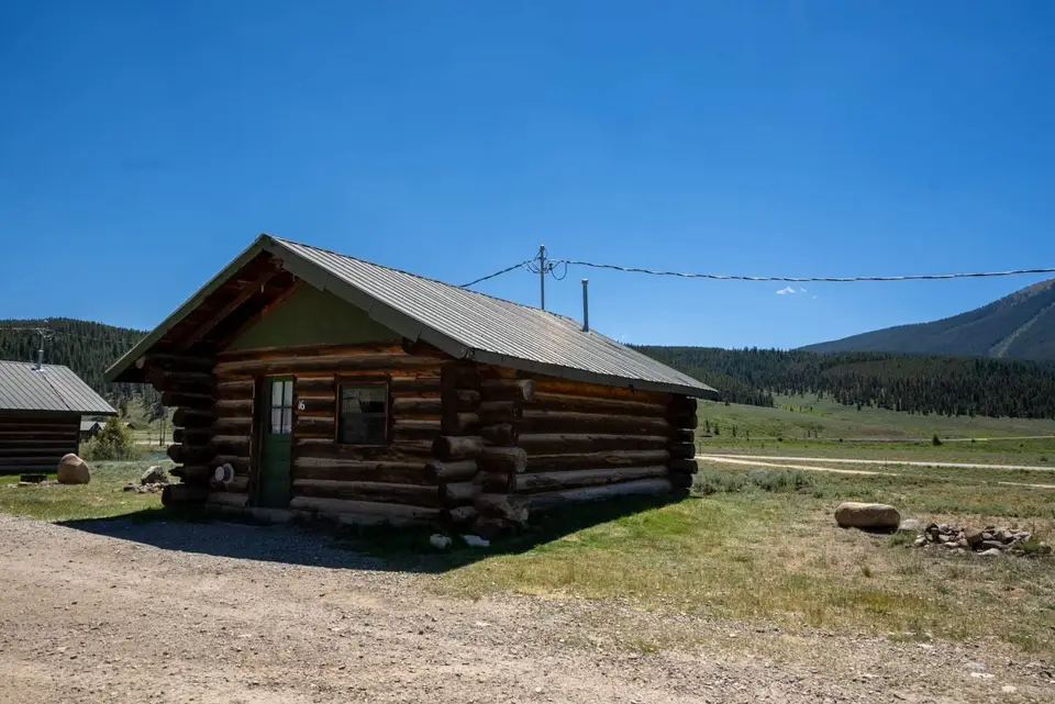 Cabin 16 — photo 2 of 9