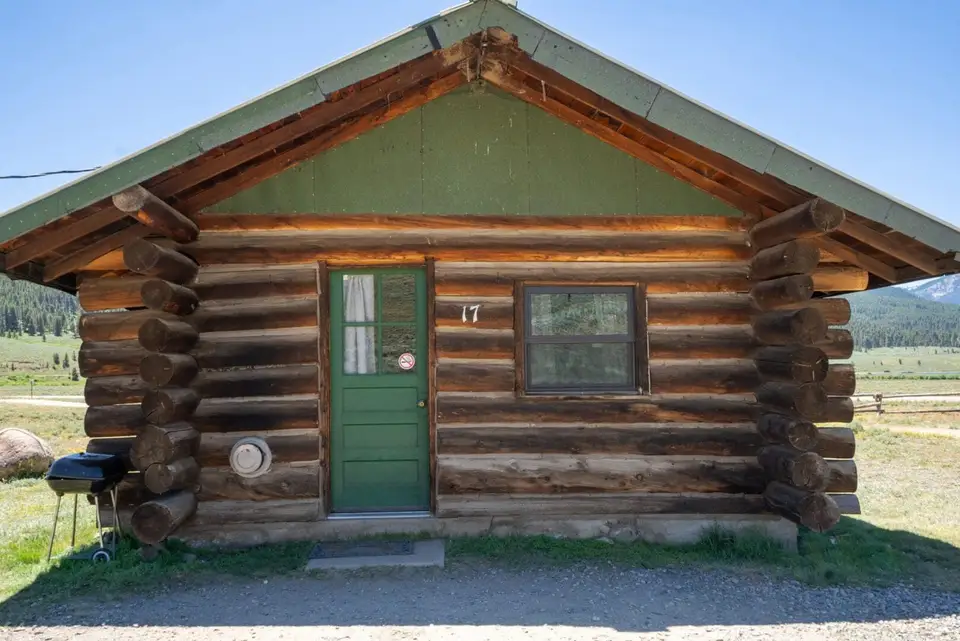 Cabin 17 — photo 4 of 9