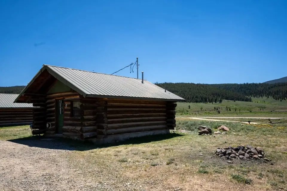 Cabin 17 — photo 3 of 9