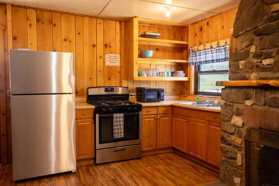 Cabin 18 — photo 4 of 12