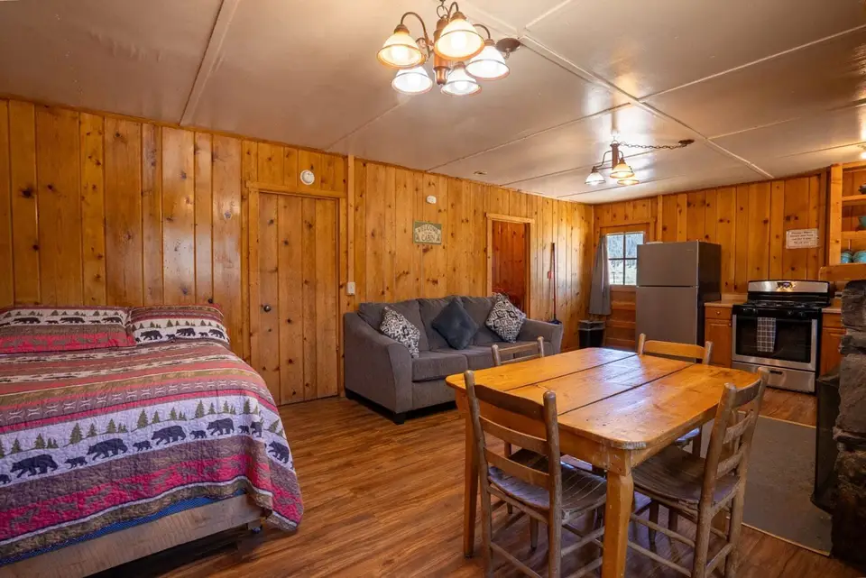 Cabin 18 — photo 3 of 12