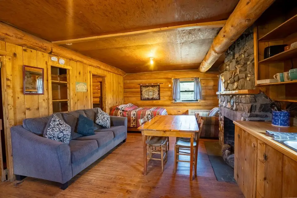 Cabin 19 — photo 2 of 12