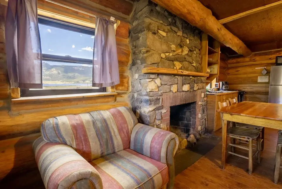 Cabin 19 — photo 3 of 12