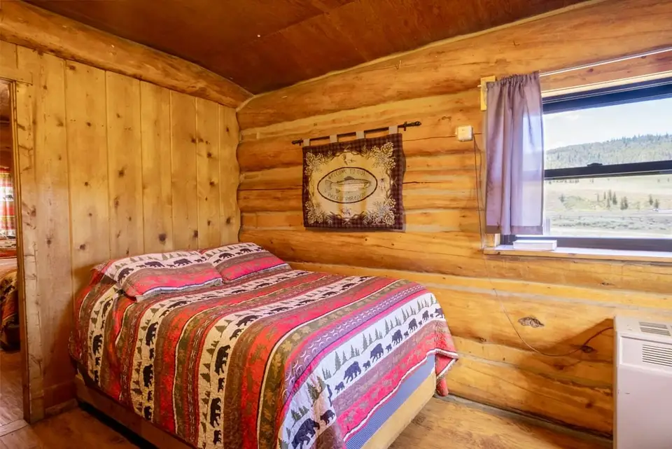 Cabin 19 — photo 4 of 12