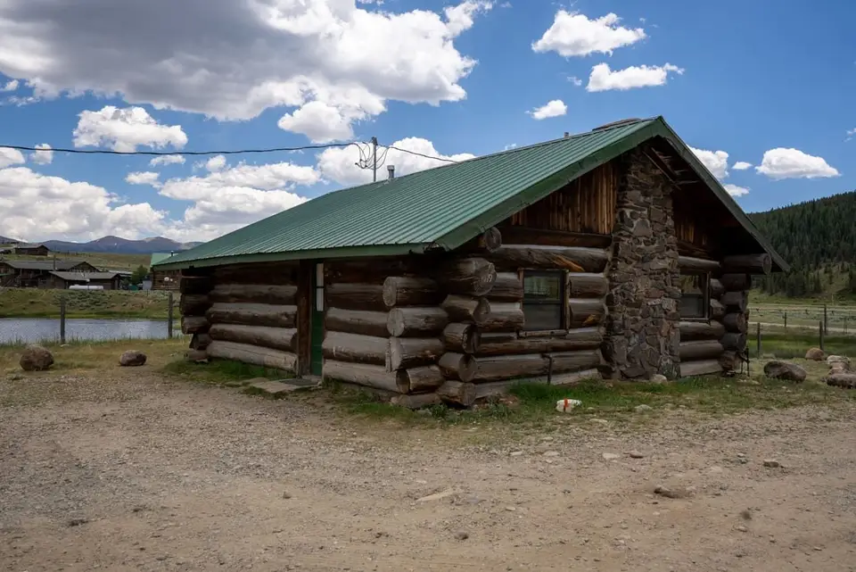 Cabin 19 — photo 9 of 12