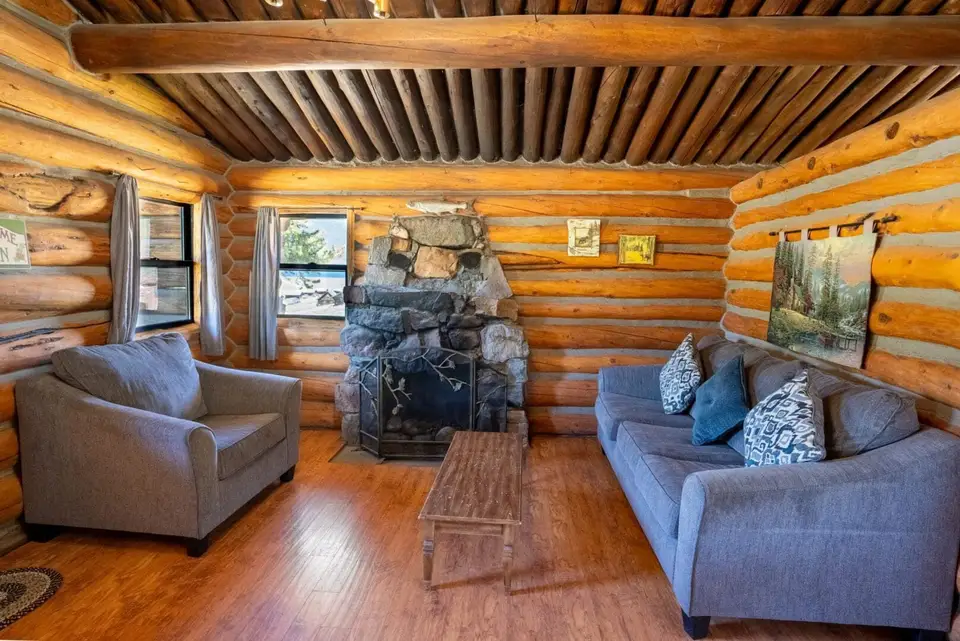 Cabin 2 — photo 10 of 15