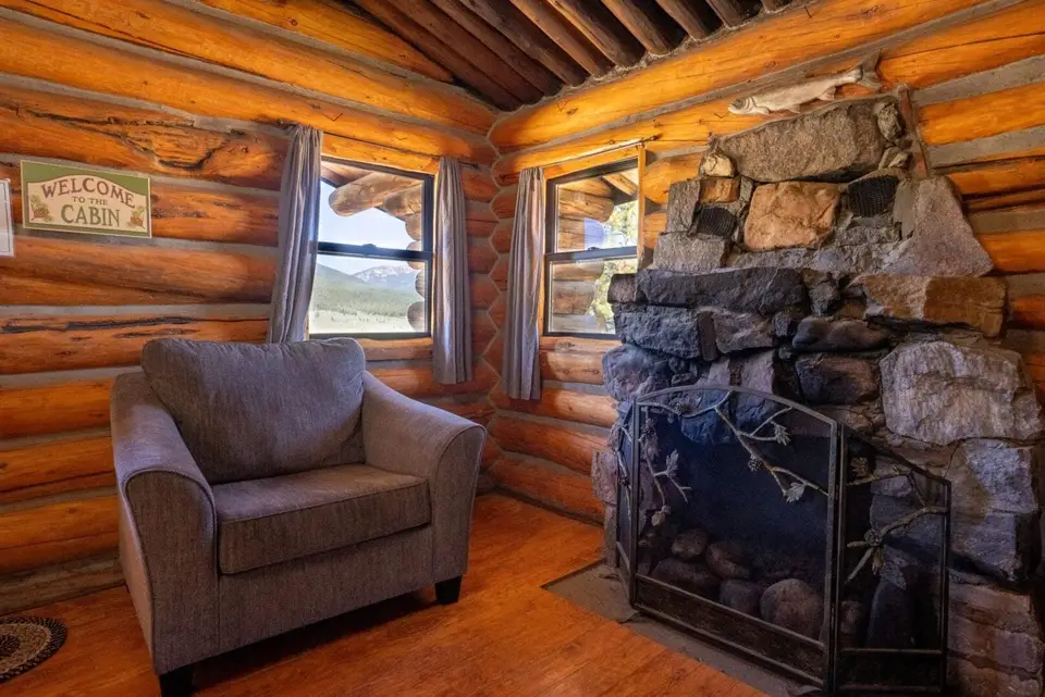 Cabin 2 — photo 2 of 15
