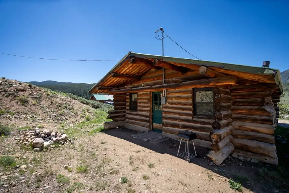 Cabin 2 — photo 12 of 15
