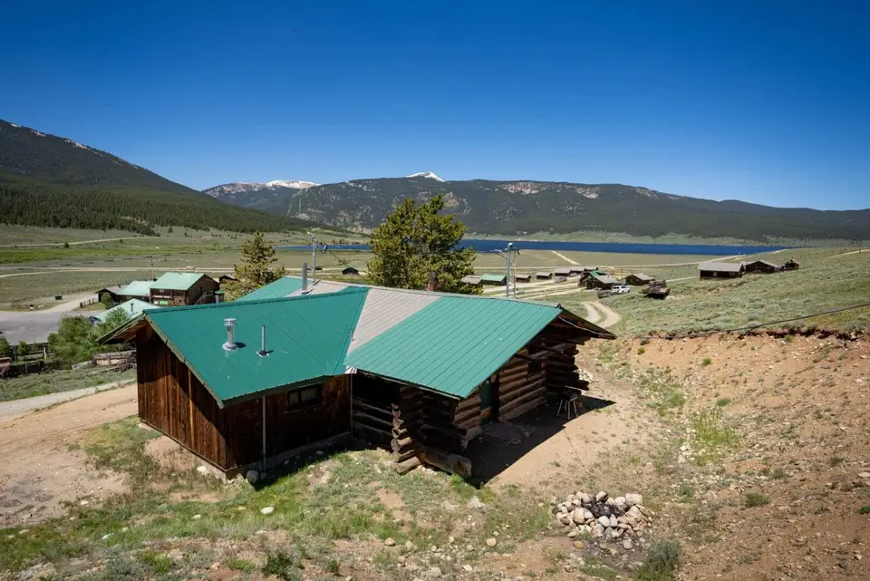 Cabin 2 — photo 11 of 15
