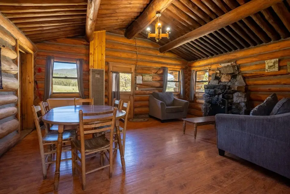 Cabin 2 — photo 9 of 15