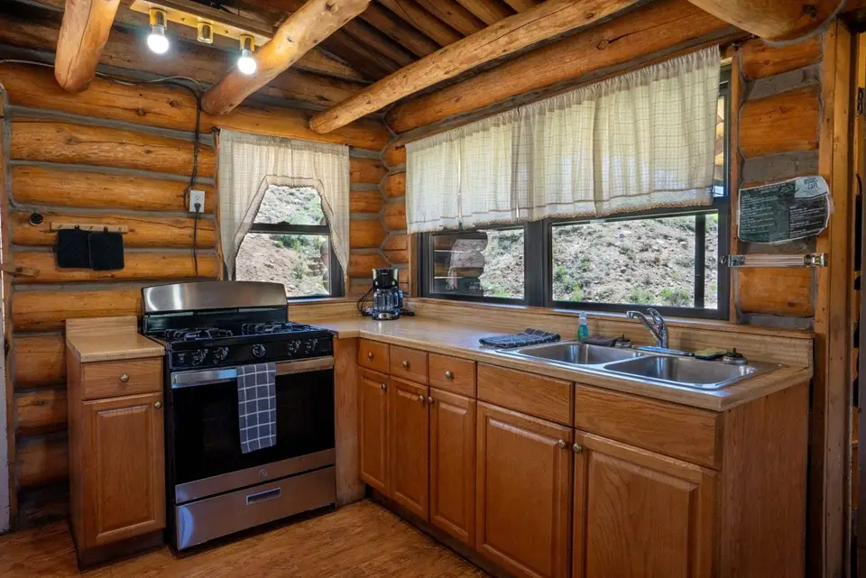 Cabin 2 — photo 8 of 15