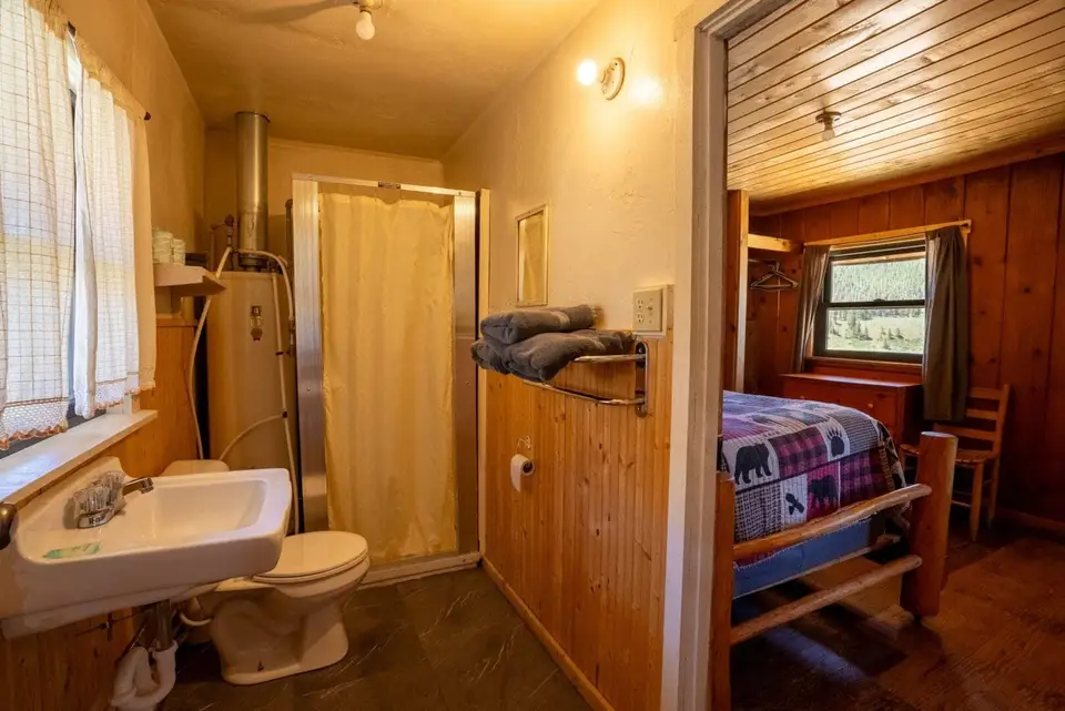 Cabin 2 — photo 7 of 15