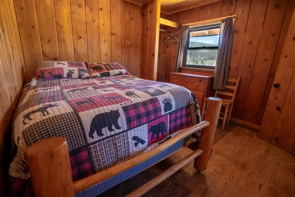 Cabin 2 — photo 6 of 15