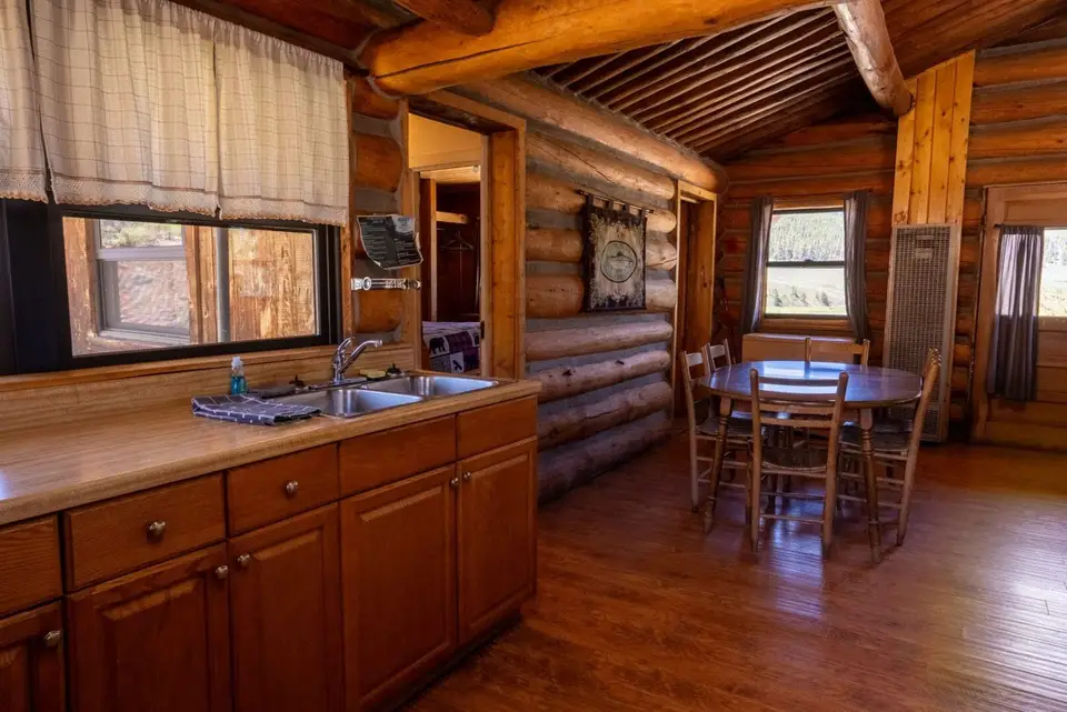 Cabin 2 — photo 3 of 15