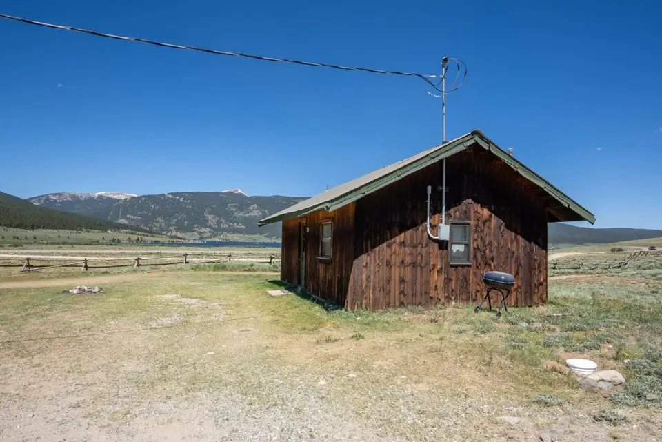Cabin 20 — photo 4 of 14
