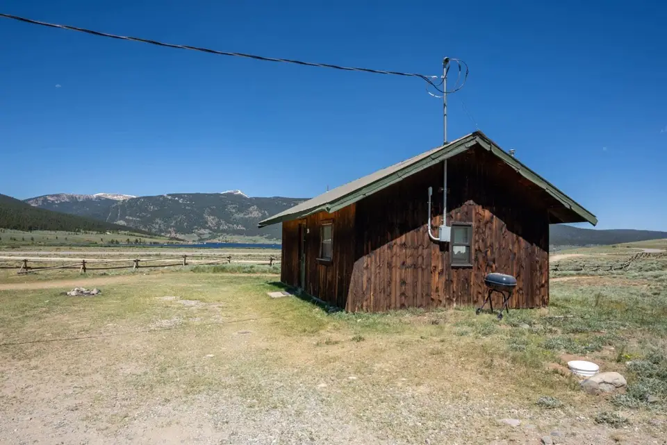 Cabin 20 — photo 3 of 14