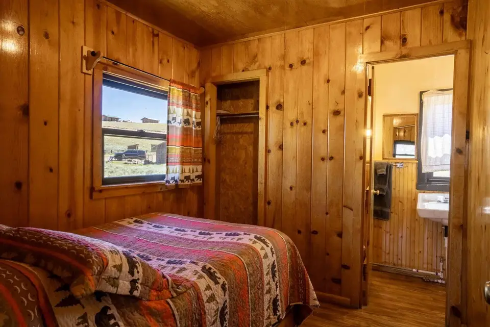 Cabin 20 — photo 12 of 14