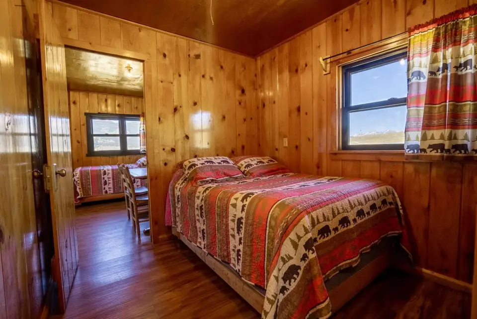 Cabin 20 — photo 11 of 14