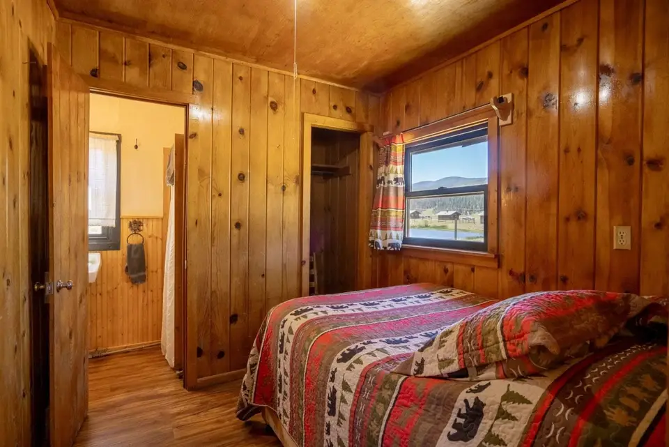 Cabin 20 — photo 10 of 14