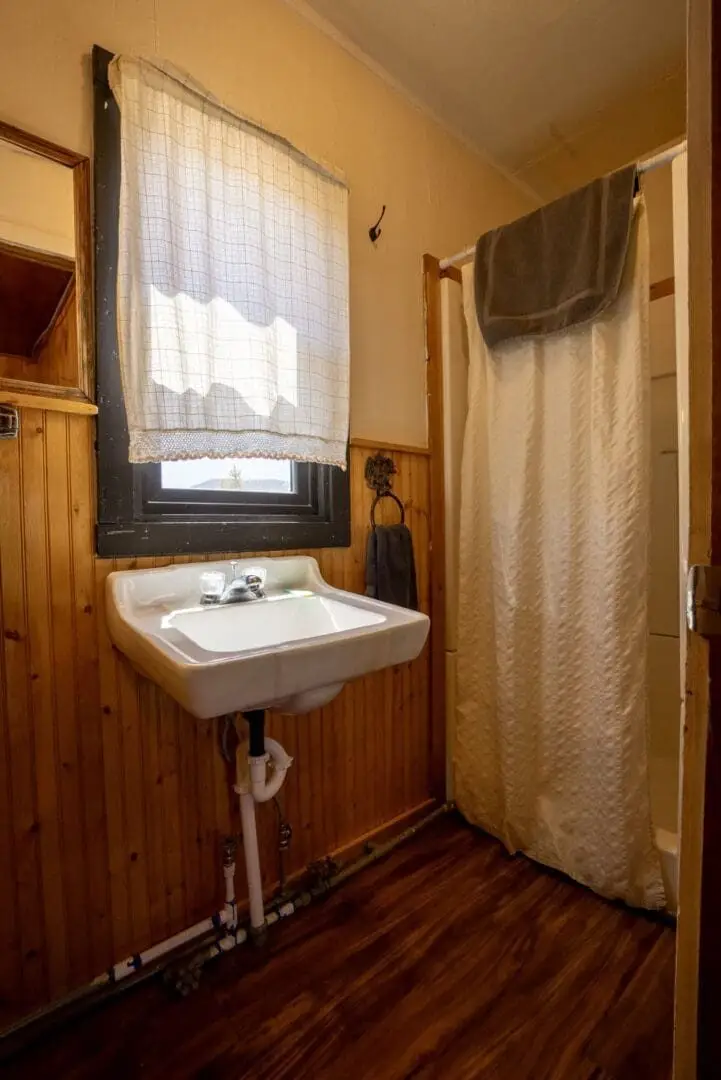 Cabin 20 — photo 8 of 14