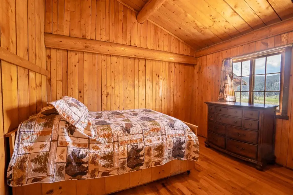 Cabin 28 — photo 8 of 17