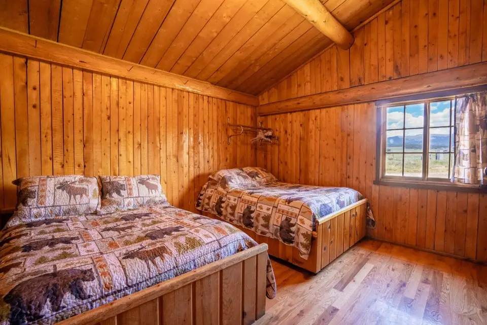 Cabin 28 — photo 9 of 17
