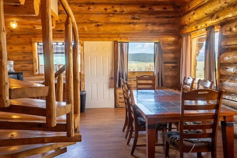 Cabin 33 — photo 8 of 17