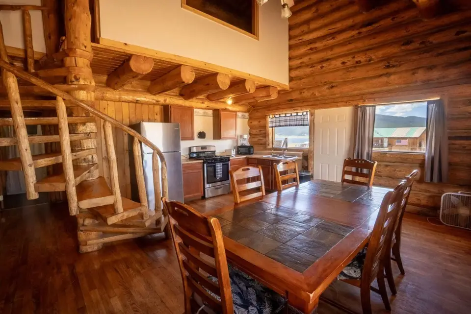 Cabin 33 — photo 7 of 17
