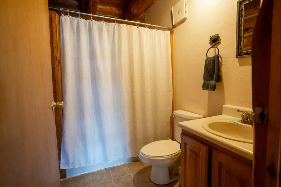 Cabin 33 — photo 16 of 17