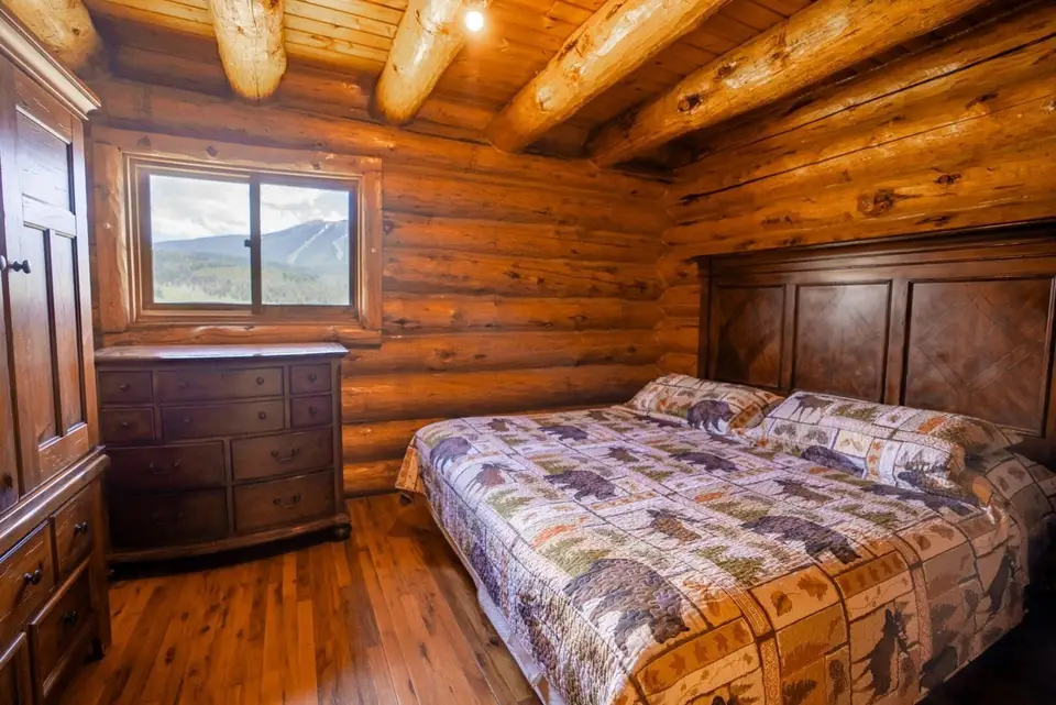 Cabin 33 — photo 15 of 17