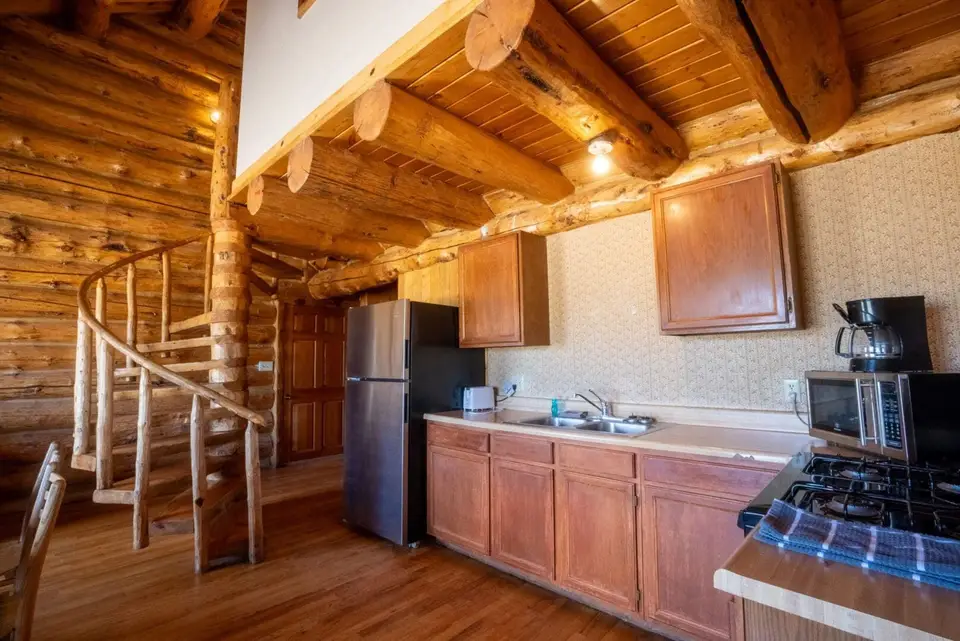 Cabin 33 — photo 13 of 17