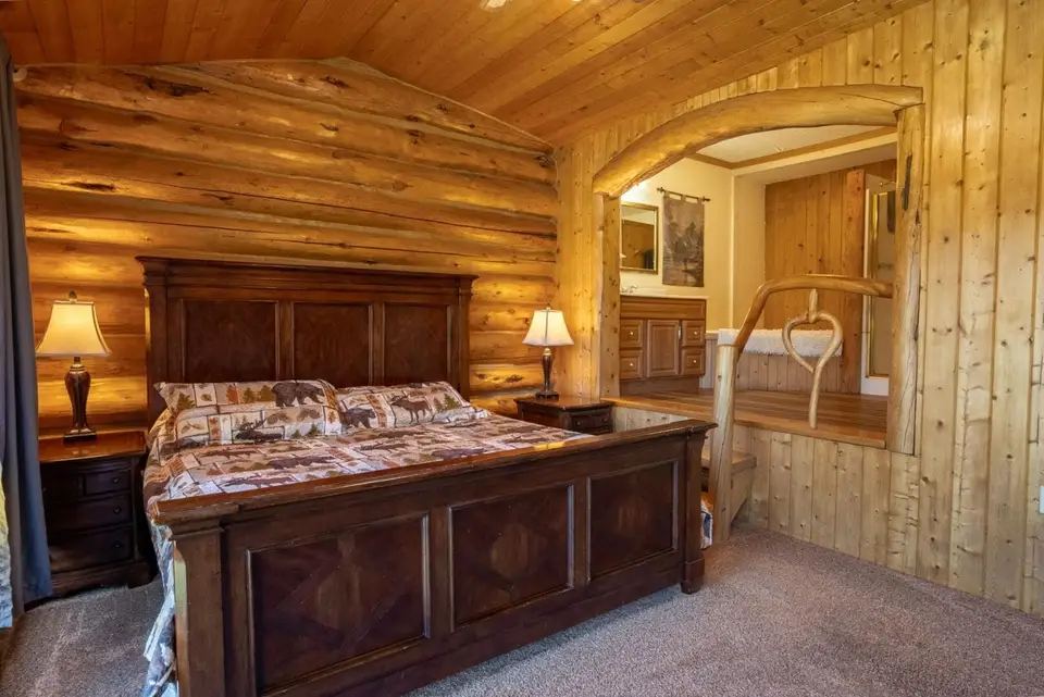 Cabin 34 — photo 21 of 32