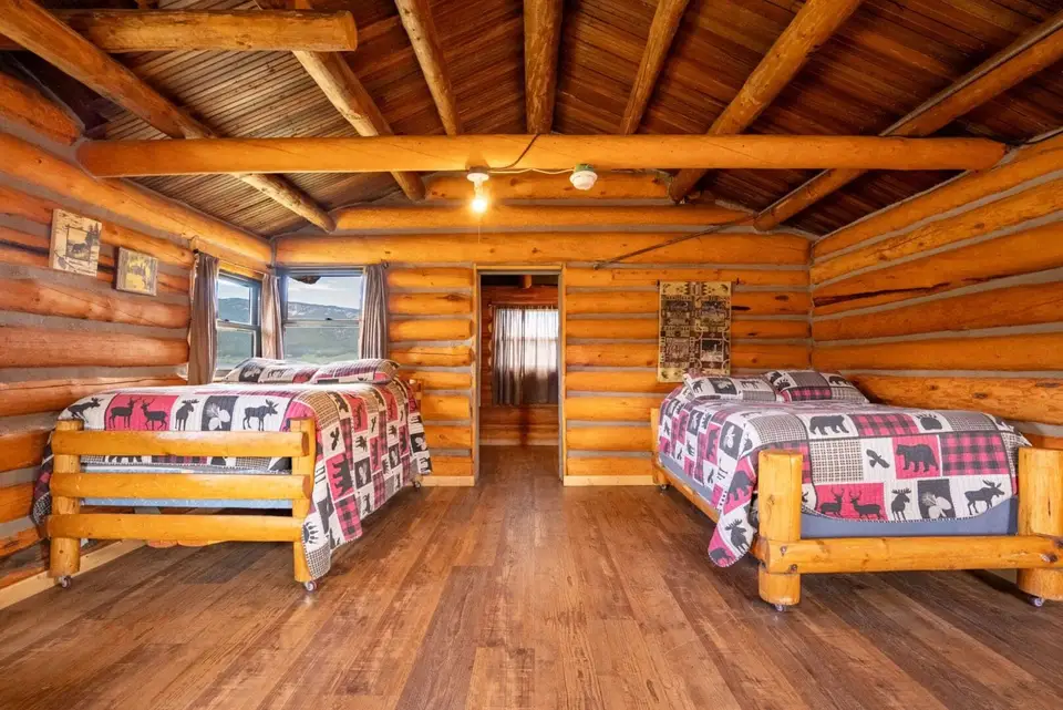 Cabin 4 — photo 4 of 11