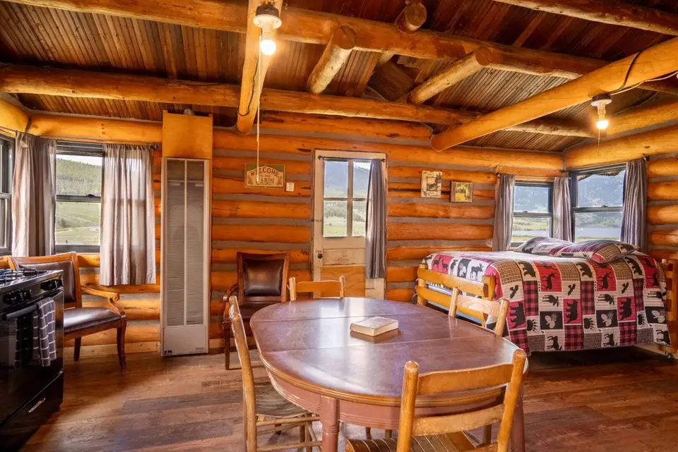 Cabin 4 — photo 11 of 11