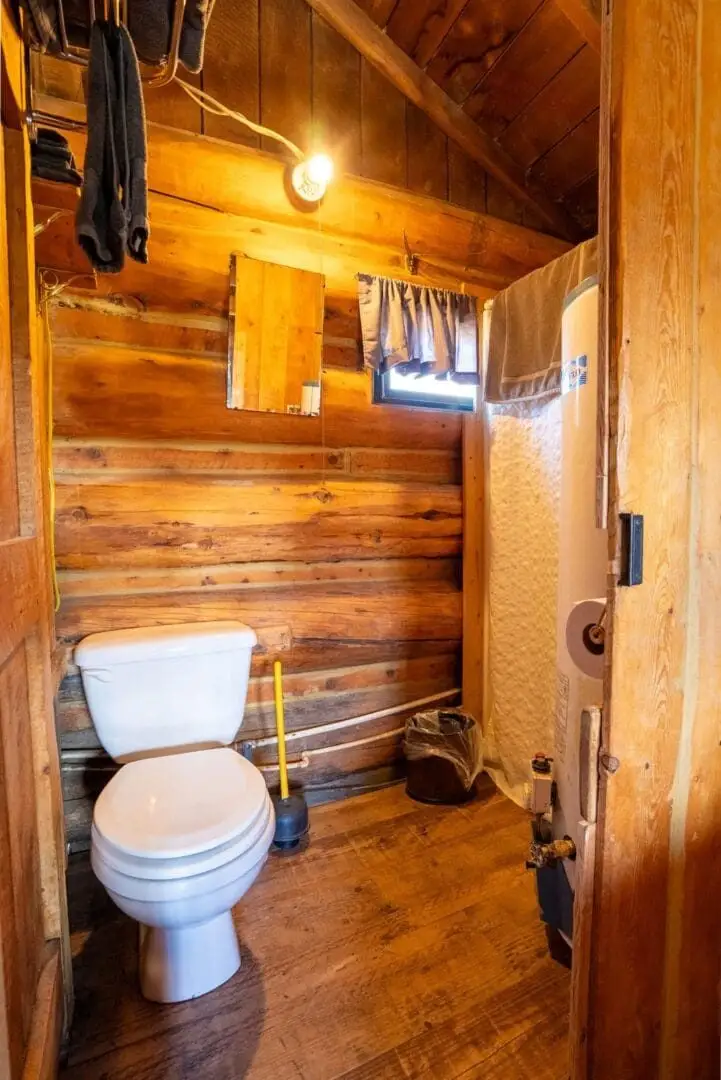 Cabin 5 — photo 2 of 8