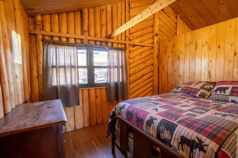 Cabin 7 — photo 7 of 12