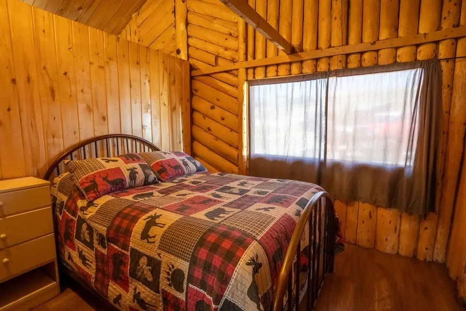 Cabin 7 — photo 6 of 12