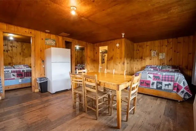 Cabin 9 — photo 2 of 10