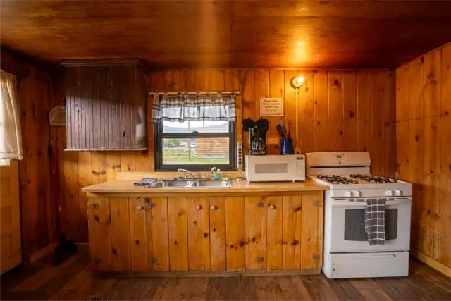 Cabin 9 — photo 10 of 10