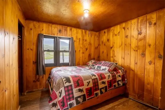 Cabin 9 — photo 8 of 10